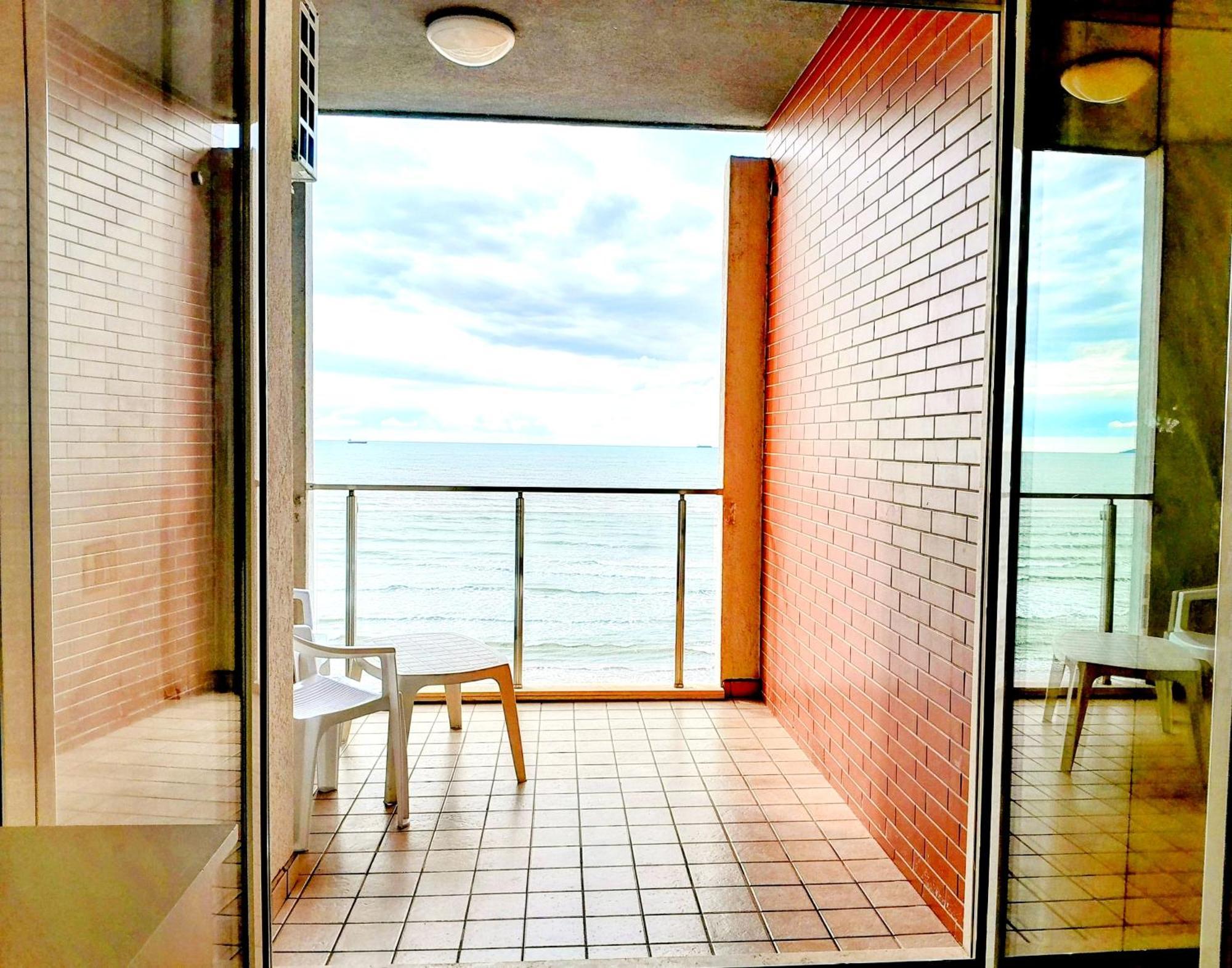 Turtle Apartment Durres Bagian luar foto