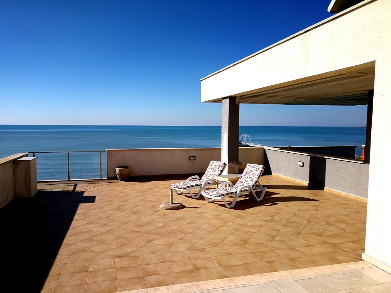 Turtle Apartment Durres Bagian luar foto
